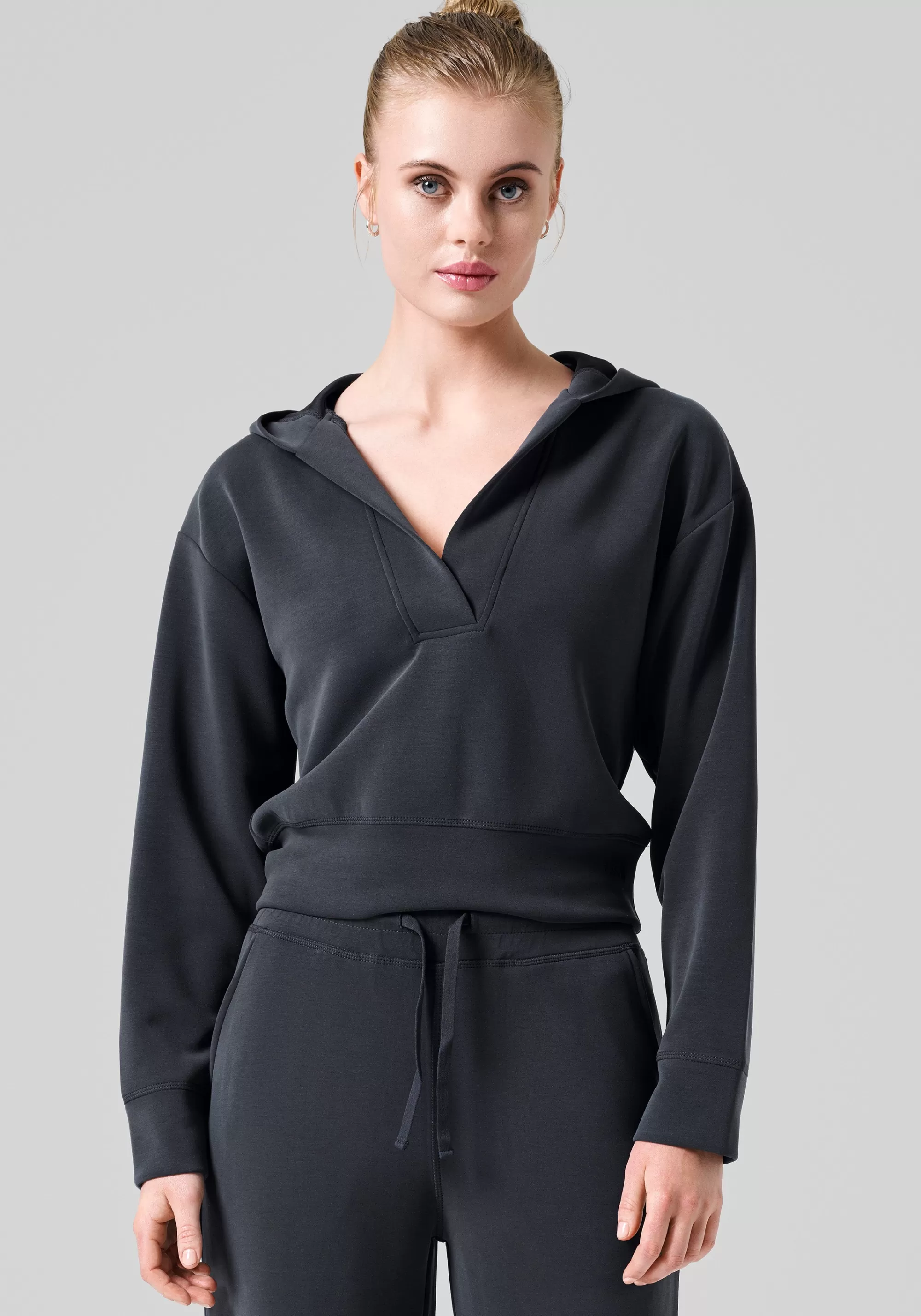 Casall Peachy V-Neck Hoodie - Almost Black Flash Sale