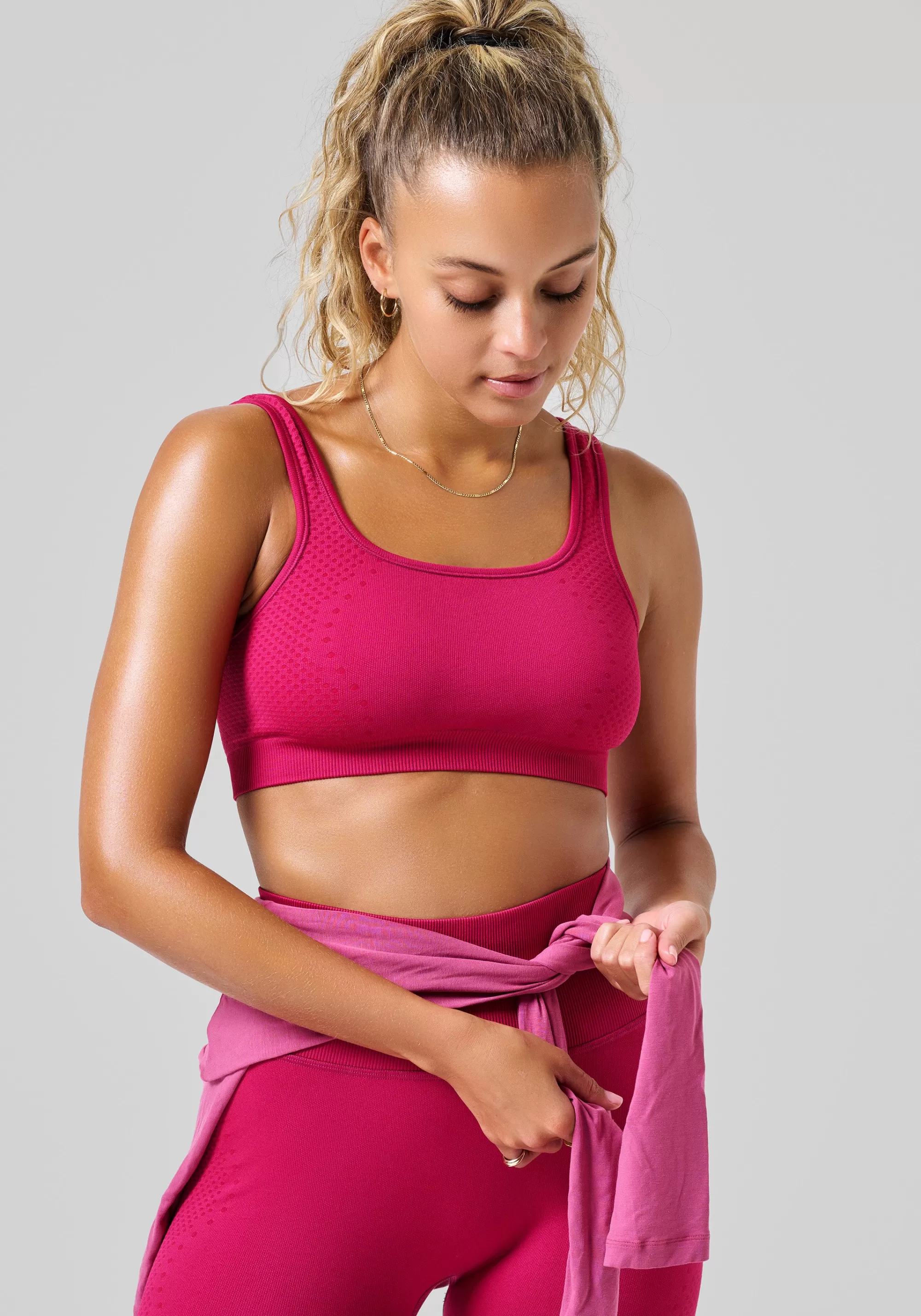 Casall Scallop Seamless Bralette - Punch Pink Fashion